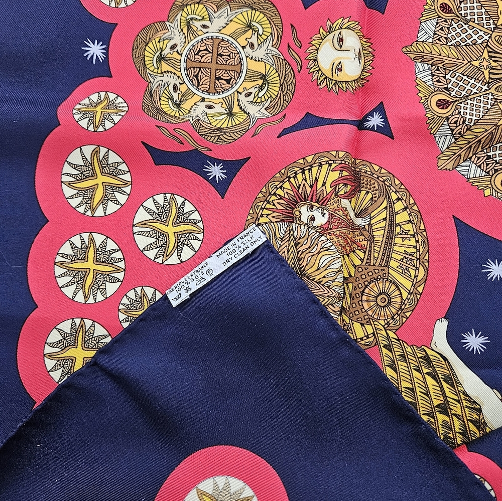 HERMES gorgeous silk scarf blue/red 90X90cm authentic - Picture 9 of 9